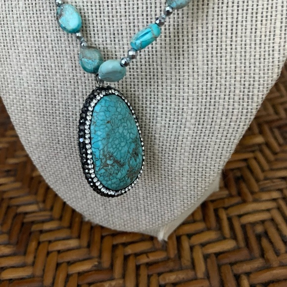 NWT Torquise Stone and Silver Beaded Necklace - Picture 6 of 8